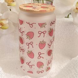 🍓 Strawberry Frosted Glass Cup