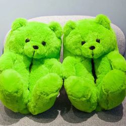🤗 Plushy Teddy Bear Neon Green House Slippers! Size 9.5💚