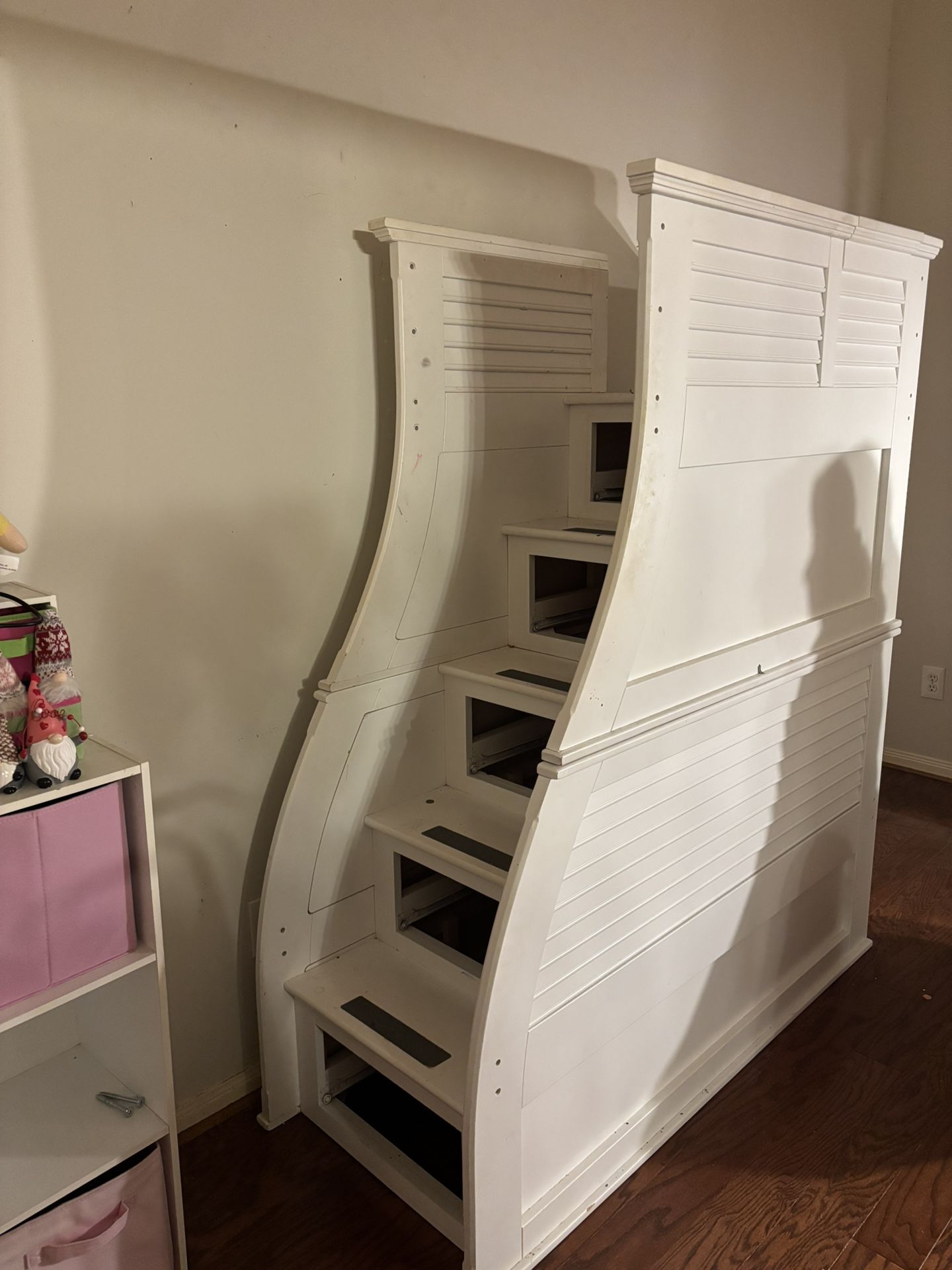 Stairs - No Bunk Bed. 