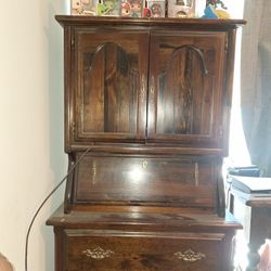 Secretary Desk/w Hutch