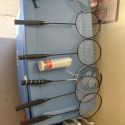 Badminton Set – 6 Rackets + Shuttlecocks