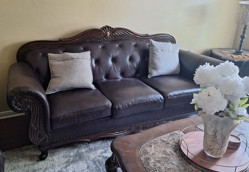 Leather Victorian Sofa Set 