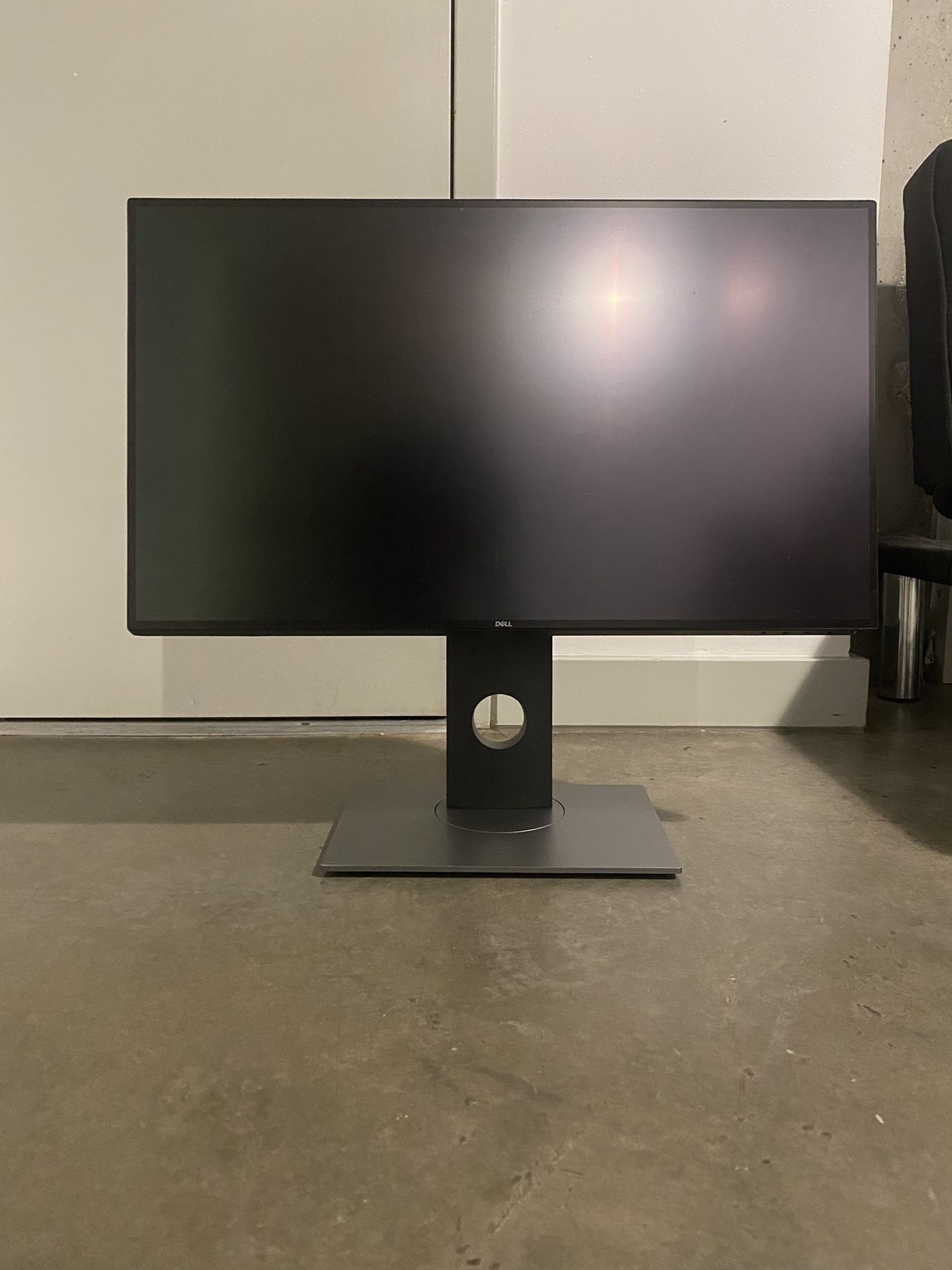 4k 27” Dell U2718Q Monitor