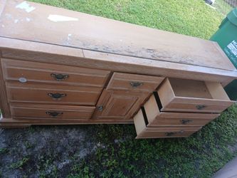Dresser