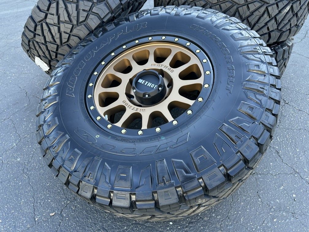18" METHOD MR305 HD Ford F250 F350 Wheels Off-Road Nitto Tires Rims 8x170