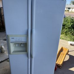 36” Refrigerators 