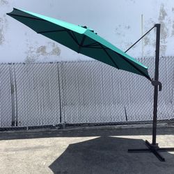 10 Feet Cantilever Umbrella With Tilt And 360 Degree Rotation Green