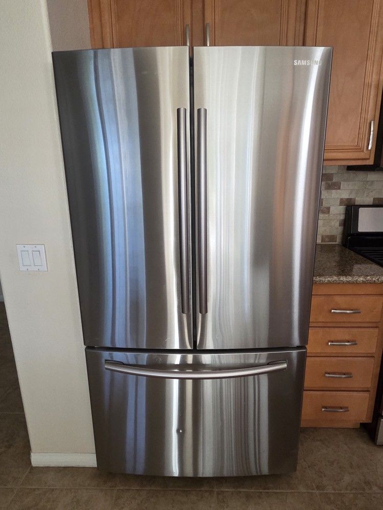 4 PC STAINLESS STEEL KITCHEN APPLIANCES 