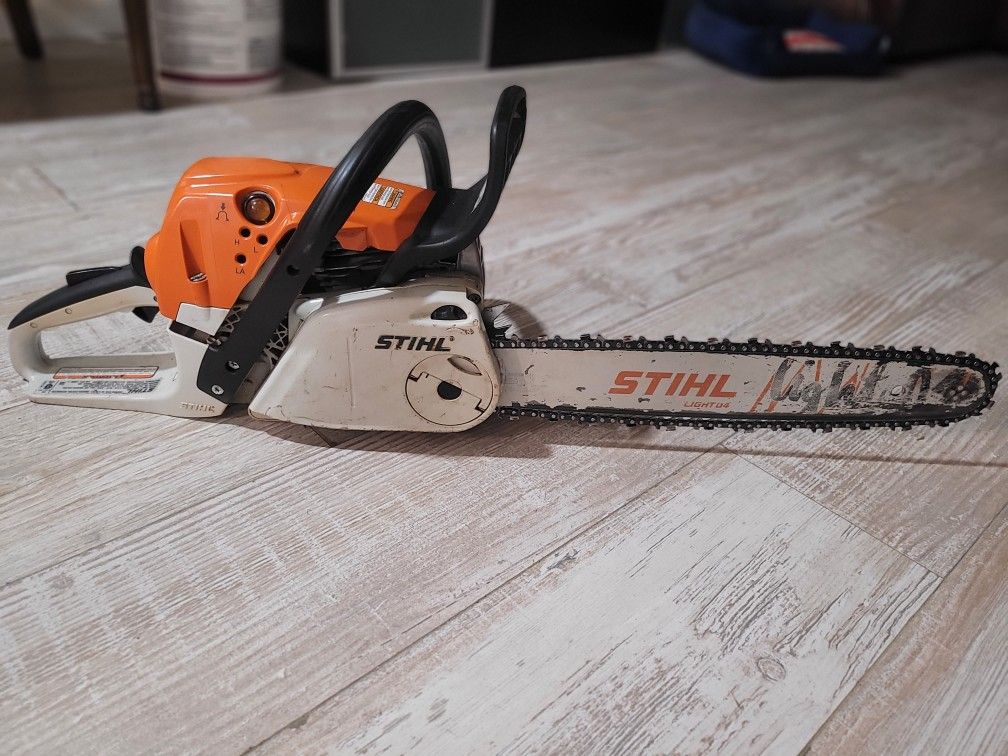 STIHL MS 251 C . 18 in. 45.6 cc Gas Chainsaw