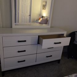 Bedroom set