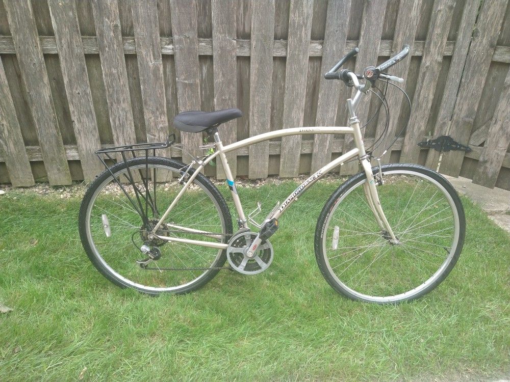 Diamondback Parkway Bike 700 Wheels Size 21cm L Frame Great