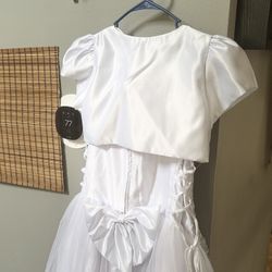 TEENS WHITE LONG FORMAL PROM DRESS IN A SIZE 18 BOUGHT AS A BACKUP WORN ONCE AND WAS DONE WITH IT 
