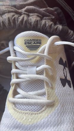 Tennis / running shoes