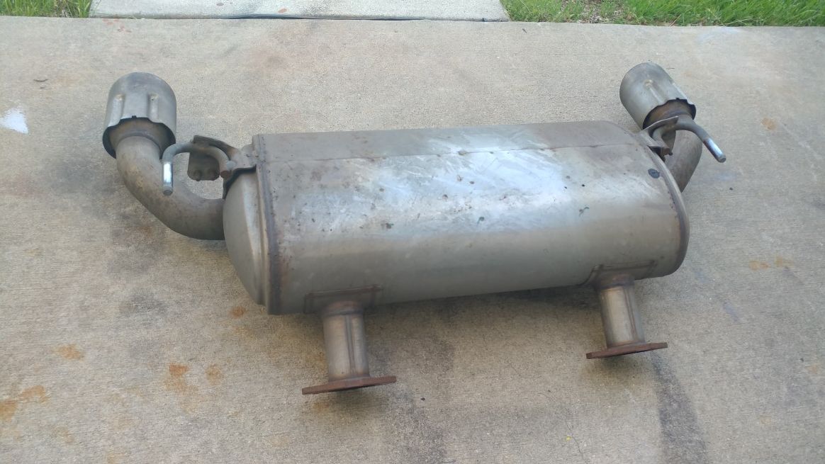 2017 Infiniti Q60 OEM Muffler used