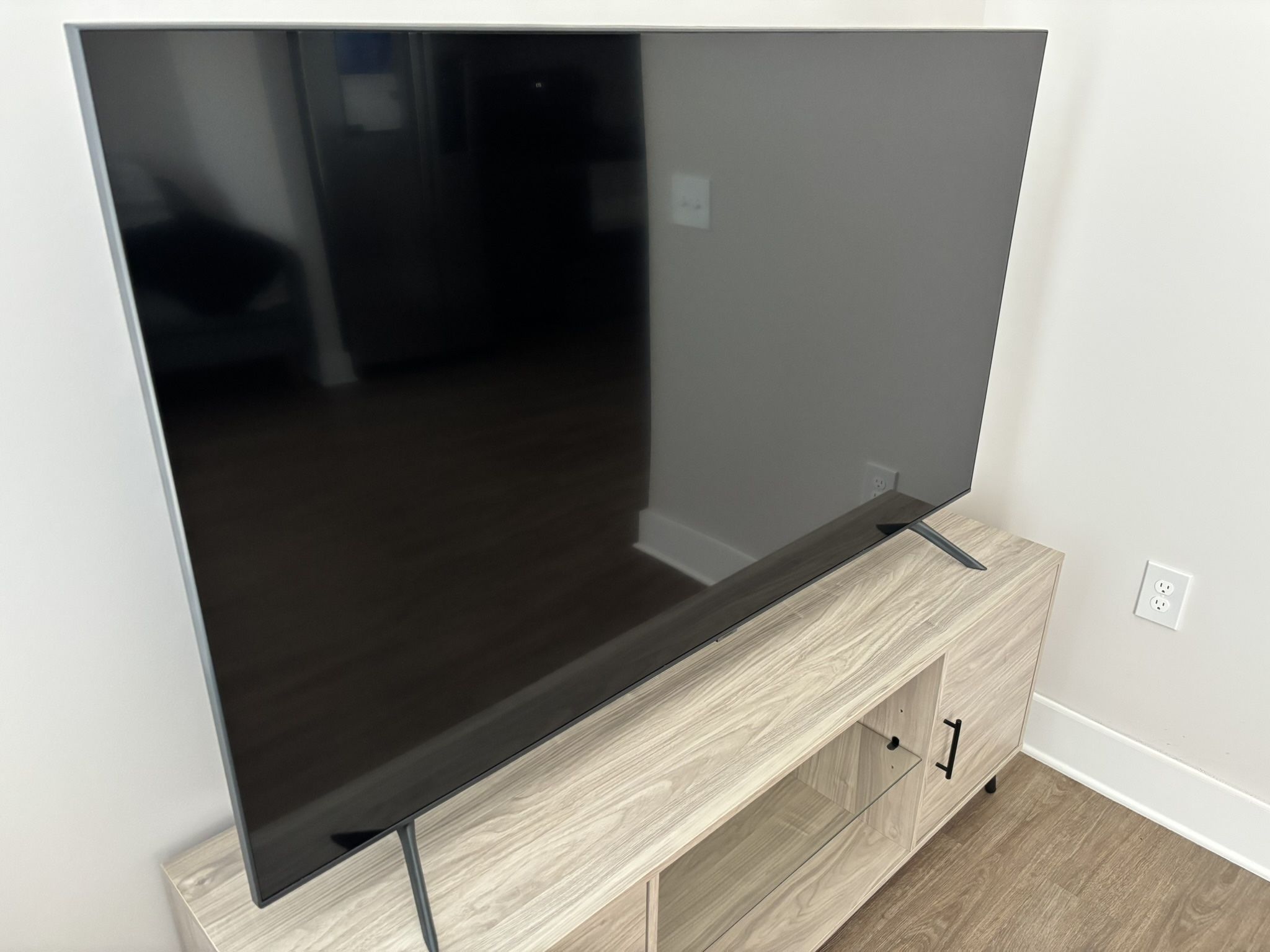Samsung 65” 4K TV - Great Condition
