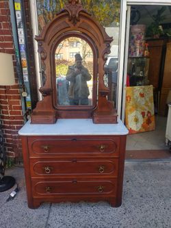 Antique Victorian Style dresser With Glass Mirror 