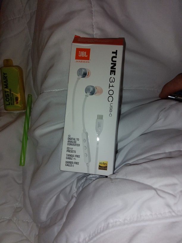 JBL310c Wired Earbuds. TypeC