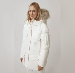 Canada Goose Women’s XS Expedition Parka HUMANATURE