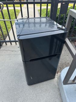 Mini fridge