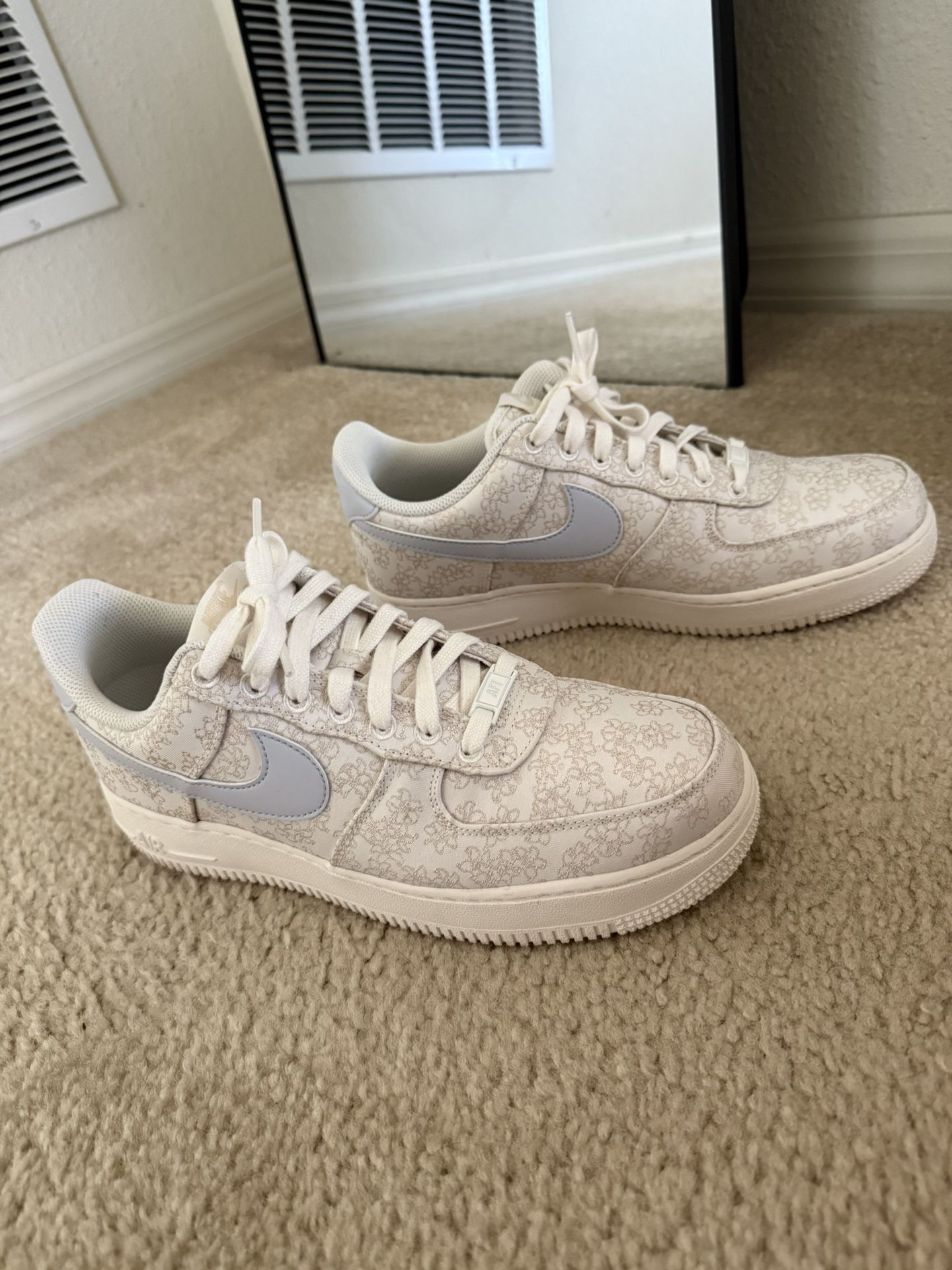 Nike Air Force 1 '07 SE - Women’s 10