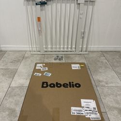 Wide Pet Gate / Baby Gate - Fits Openings 26” - 40”