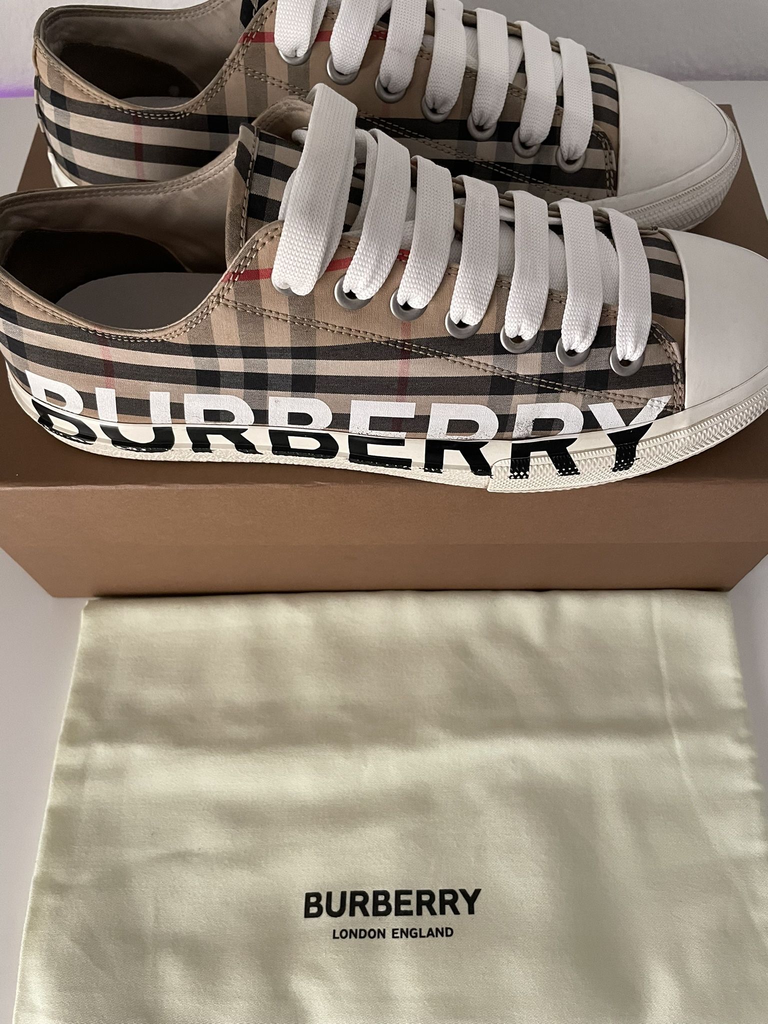 Burberry 