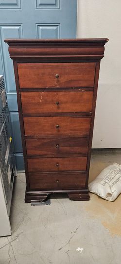 Dresser
