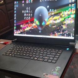 Alienware M17 R5 Ryzen 9  6900HX