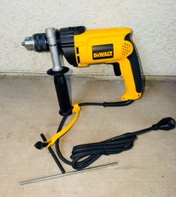 DEWALT DW511R 120V 7.8 Amp VSR 1/2 in. Corded Hammer Drill New
