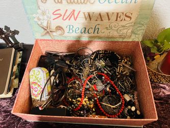 Box With Assorted Jewelry /Sunglasses 