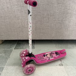 Minnie Mouse scooter