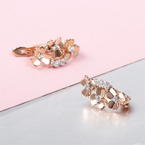 "Dainty Diamond Designer Flower Daisy 14K Rose Gold Plated Earrings For Women, UNI22432
 