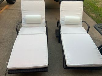 Set of 2 Outdoor Rattan Chaise Lounge Chairs, Adjustable Recliner with Armrests, Thick Cushions, Pillows & Rolling Wheels, Patio Pool Loungers for Bac