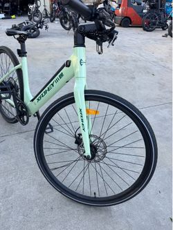 E-bike for lady step through 70 miles range
