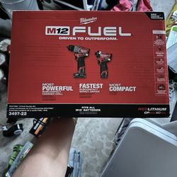 New Milwaukee M12 Drill Set