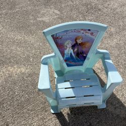Indoor/outdoor kiddo chair $14