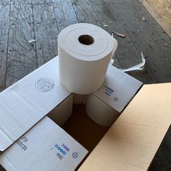 Centerpull Roll Towels Napkins 