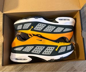 NIKE AIR MAX SUNDER - size 11.5 mens / 13 women