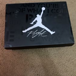 Jordan 4 Retro “Fear” Size 10