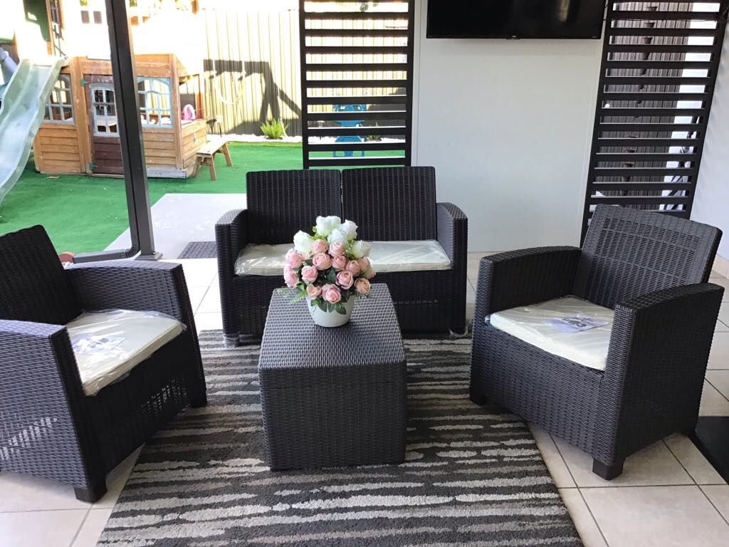 PATIO FURNITURE SET (NUEVOS )