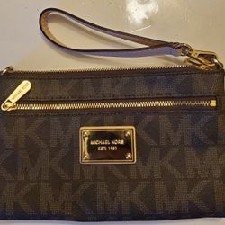 Michael Kors Wristlet Wallet