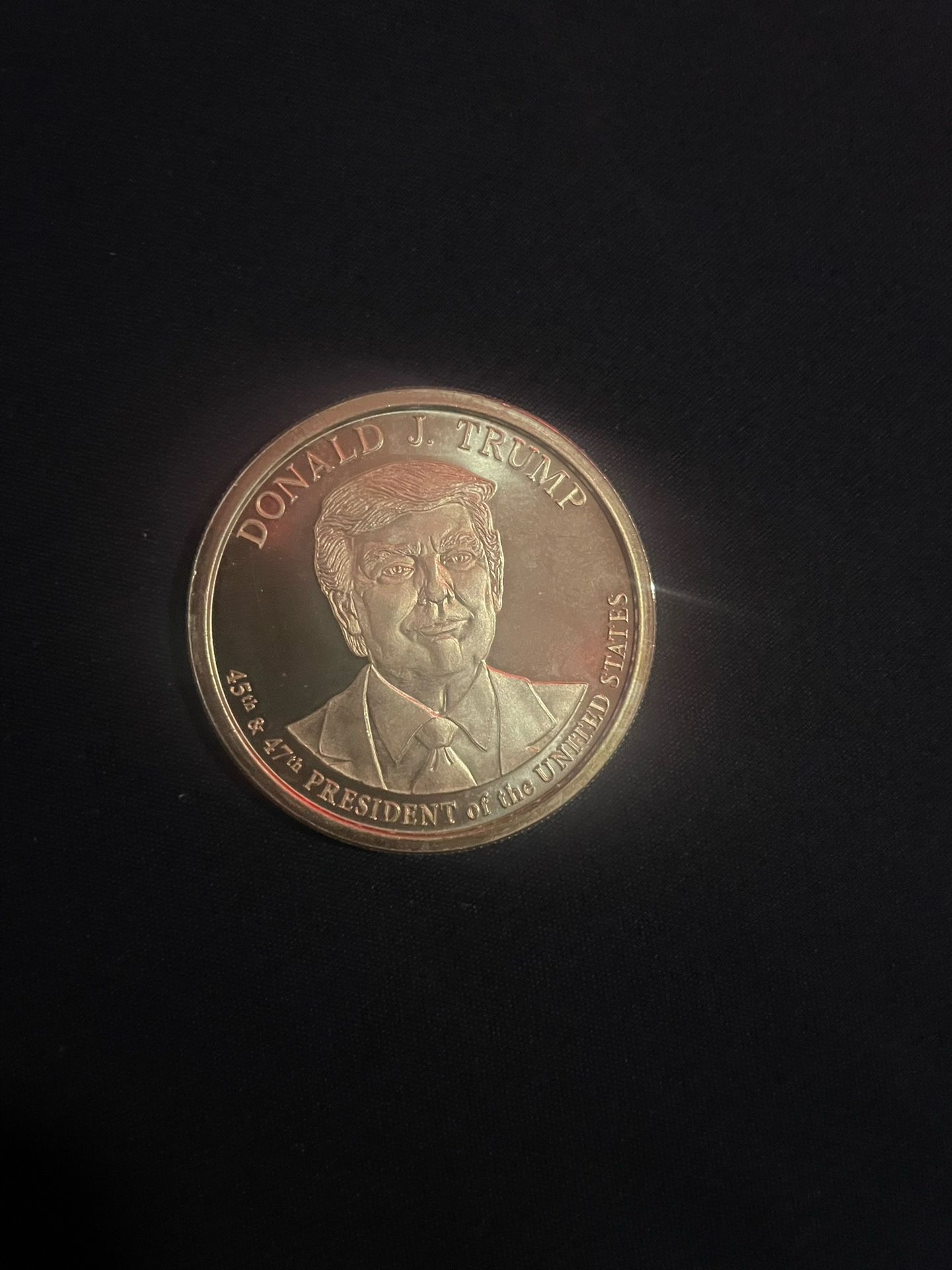 2 oz Trump desk paperweight Tribute silver portrait