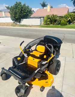 Cub cadet z2 GAS RIDING MOWER 50in Kawaski fr691v