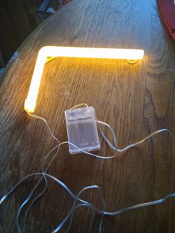 LIGHT LIKE NEW $5 PICK UP IN SUN VALLEY