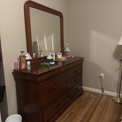 Solid Wood Queen Size Bedroom Set 