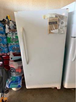 Frigidaire standing deep freezer