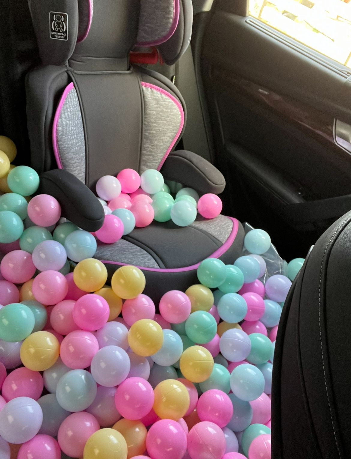 Ball Pit with 1000 Balls
