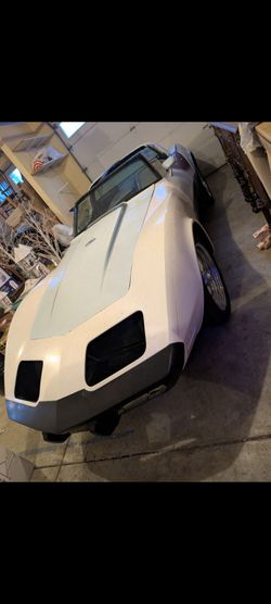 1978 Corvette silver anniversary model