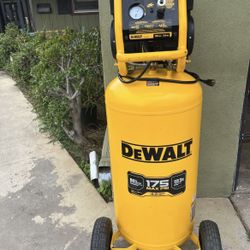 Dewalt Ultra Quiet 26 Gallon Wheeled Portable Compressor