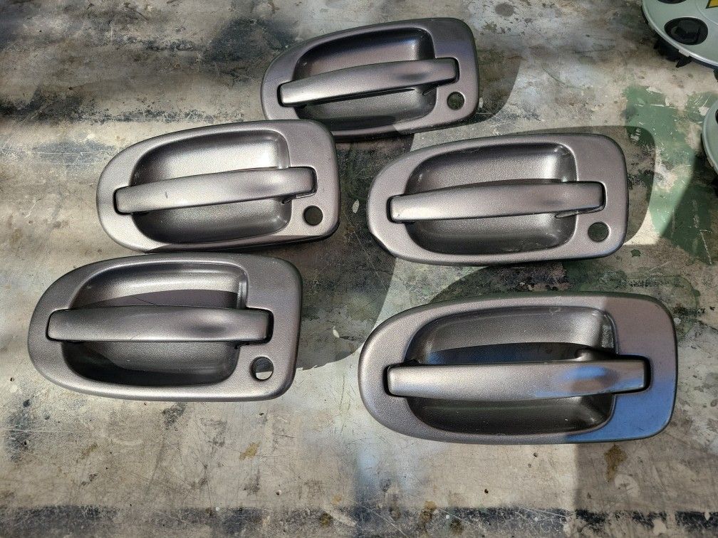 CHEVY SUV DOOR HANDLES